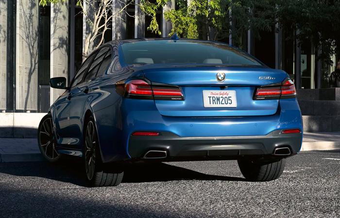 Rear view of the 2021 BMW 5 Series