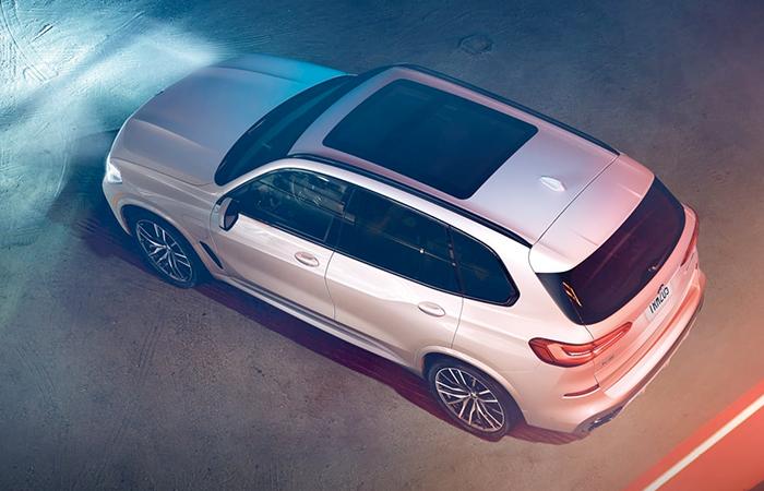 Top view of the 2021 BMW X5