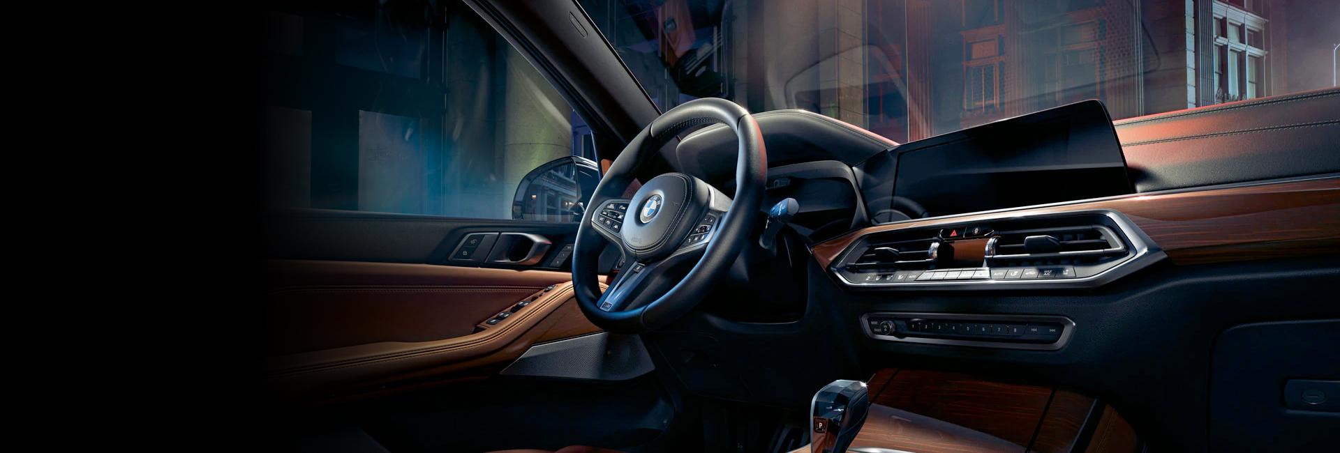 Full interior view of the 2021 BMW X5