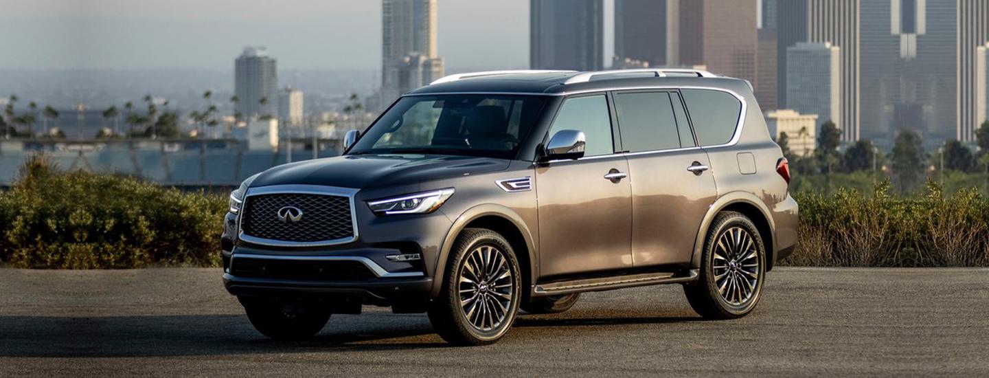 2022 INFINITI QX80 parked with view of city